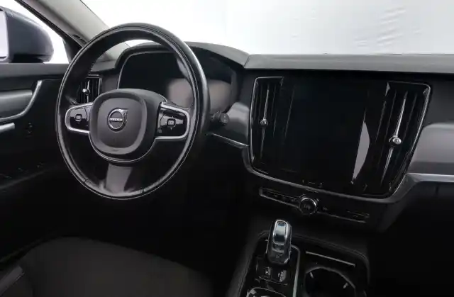 Harmaa Farmari, Volvo V90 – GPH-693
