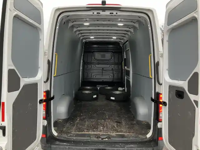 Valkoinen Pakettiauto, Volkswagen Crafter – GPI-257