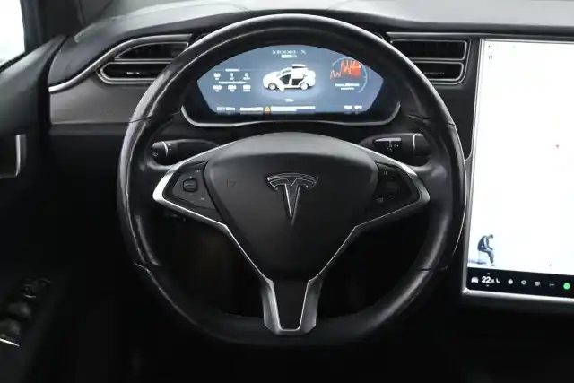Valkoinen Maastoauto, Tesla Model X – GPI-989
