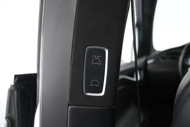 Valkoinen Maastoauto, Tesla Model X – GPI-989