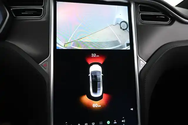 Valkoinen Maastoauto, Tesla Model X – GPI-989