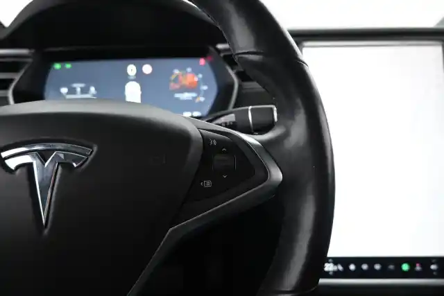 Valkoinen Maastoauto, Tesla Model X – GPI-989