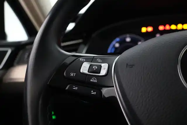 Sininen Farmari, Volkswagen Passat – GPL-499