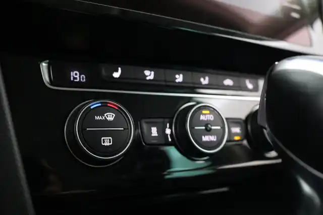 Sininen Farmari, Volkswagen Passat – GPL-499