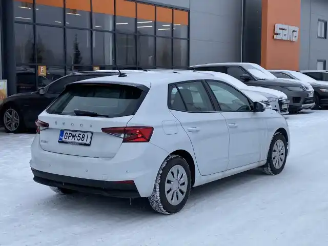 Valkoinen Viistoperä, Skoda Fabia – GPM-581