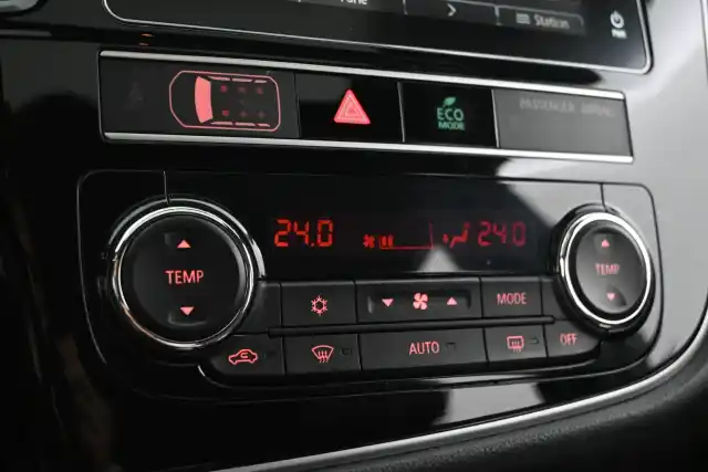 Valkoinen Maastoauto, Mitsubishi Outlander – GPO-128