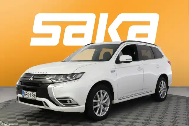 Valkoinen Maastoauto, Mitsubishi Outlander – GPO-128