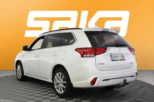 Valkoinen Maastoauto, Mitsubishi Outlander – GPO-128