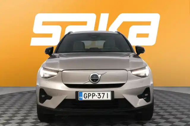 Beige Maastoauto, Volvo XC40 – GPP-371