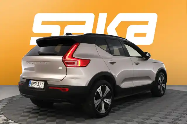 Beige Maastoauto, Volvo XC40 – GPP-371