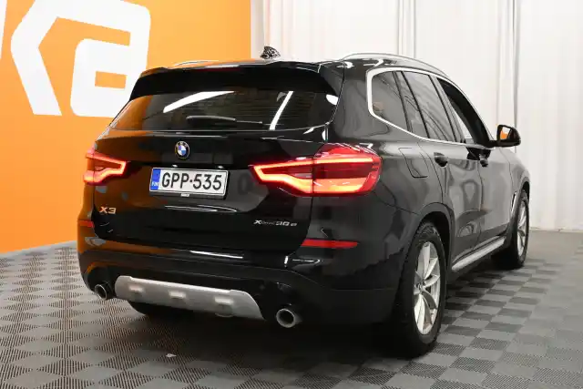 Musta Maastoauto, BMW X3 – GPP-535