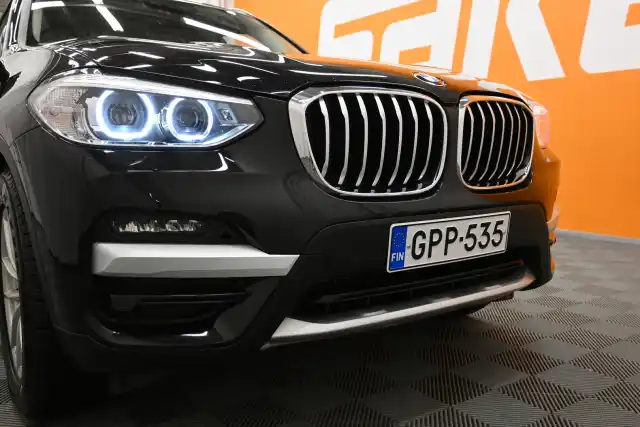 Musta Maastoauto, BMW X3 – GPP-535