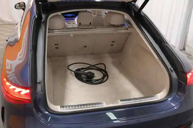 Sininen Sedan, Mercedes-Benz EQS – GPR-358