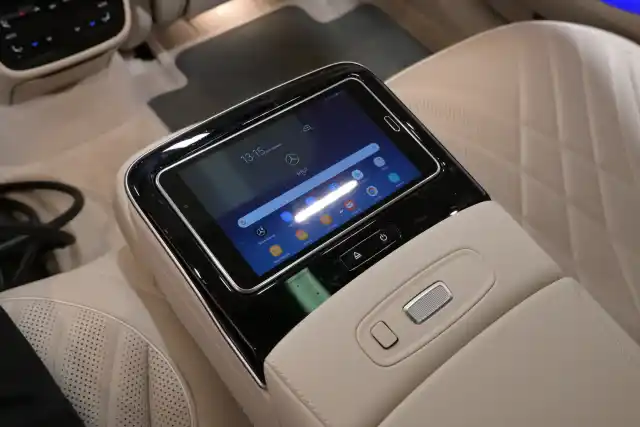 Sininen Sedan, Mercedes-Benz EQS – GPR-358