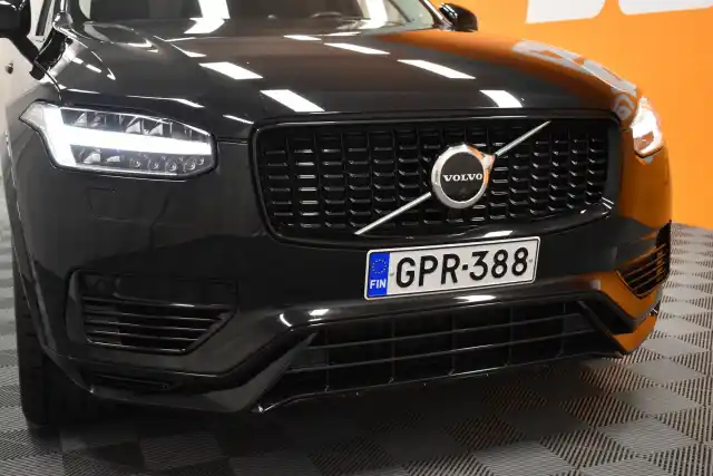 Musta Maastoauto, Volvo XC90 – GPR-388