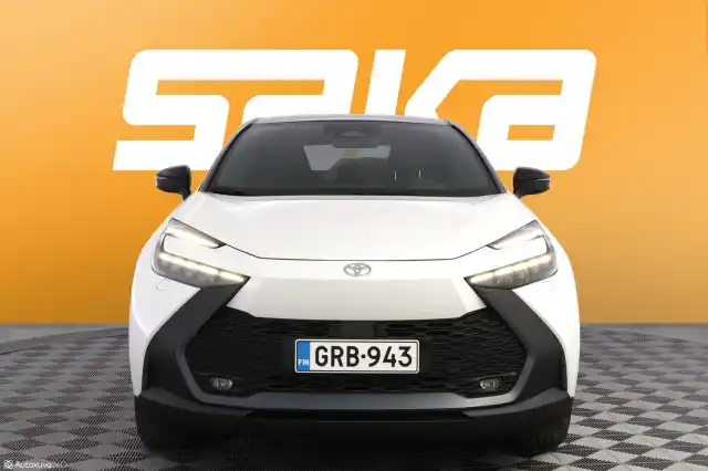Valkoinen Maastoauto, Toyota C-HR – GRB-943
