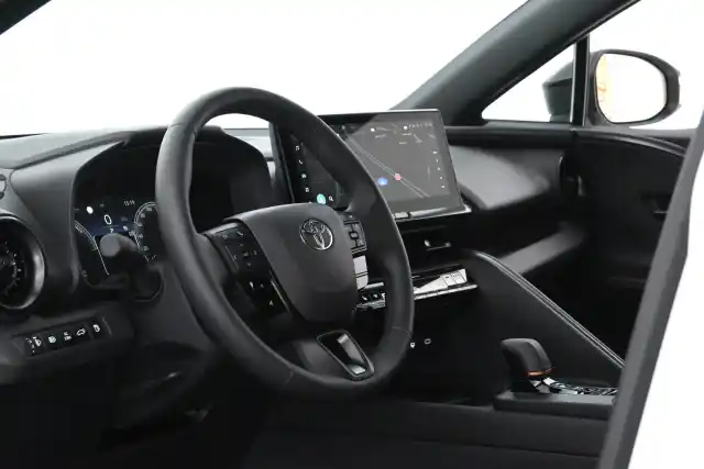 Valkoinen Maastoauto, Toyota C-HR – GRB-943