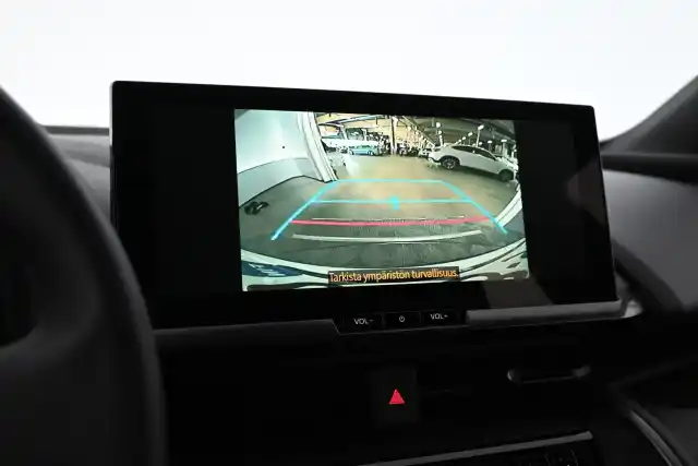 Valkoinen Maastoauto, Toyota C-HR – GRB-943