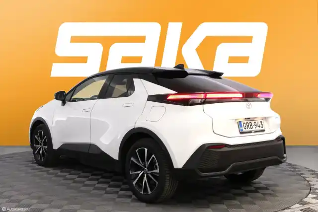 Valkoinen Maastoauto, Toyota C-HR – GRB-943
