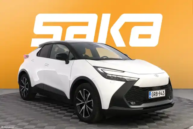 Valkoinen Maastoauto, Toyota C-HR – GRB-943