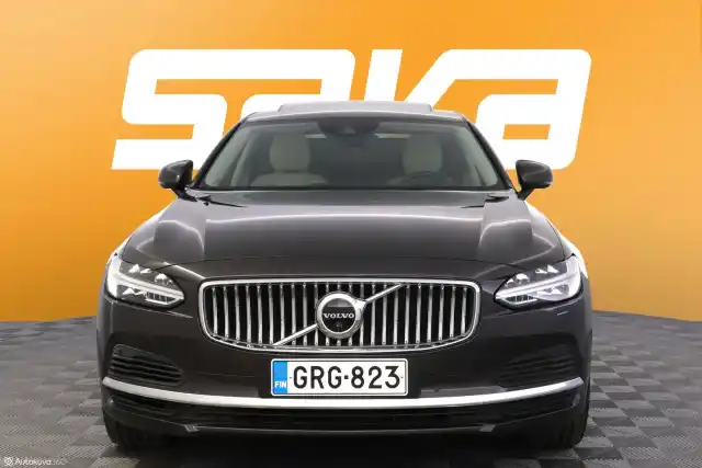 Harmaa Sedan, Volvo S90 – GRG-823