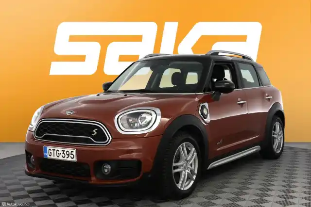 Ruskea Maastoauto, MINI Countryman – GTG-395