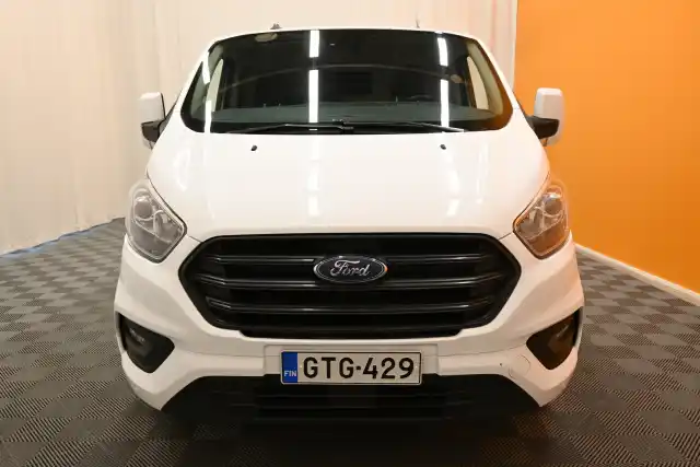 Valkoinen Pakettiauto, Ford Transit Custom – GTG-429
