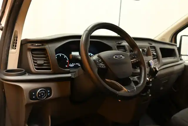 Valkoinen Pakettiauto, Ford Transit Custom – GTG-429
