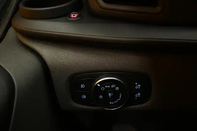 Valkoinen Pakettiauto, Ford Transit Custom – GTG-429