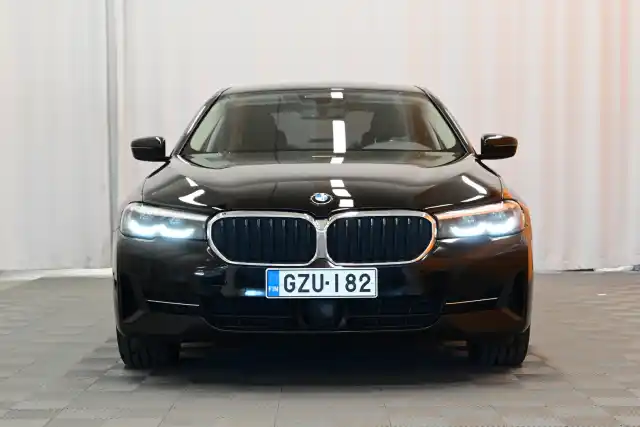 Musta Sedan, BMW 530 – GZU-182