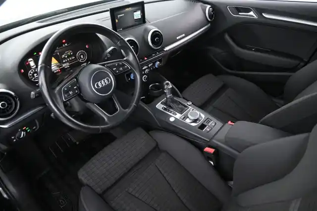 Musta Viistoperä, Audi A3 – GZU-233
