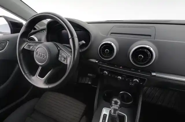 Musta Viistoperä, Audi A3 – GZU-233