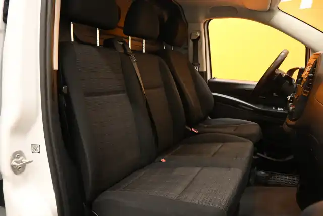 Valkoinen Pakettiauto, Mercedes-Benz Vito – GZU-249