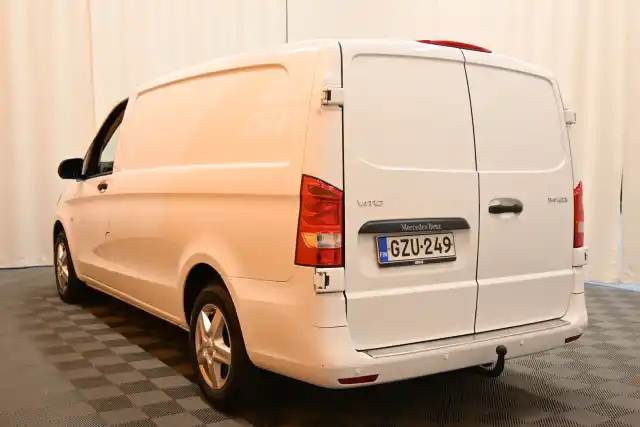 Valkoinen Pakettiauto, Mercedes-Benz Vito – GZU-249