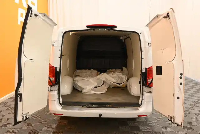 Valkoinen Pakettiauto, Mercedes-Benz Vito – GZU-249