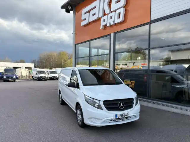 Valkoinen Pakettiauto, Mercedes-Benz Vito – GZU-249