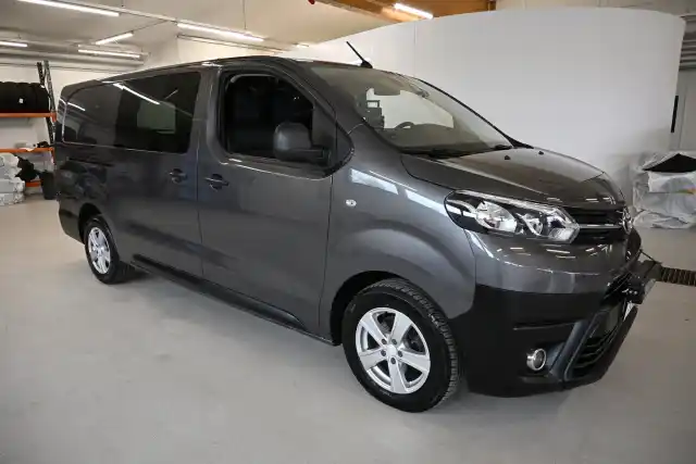 Harmaa Pakettiauto, Toyota Proace – GZU-600