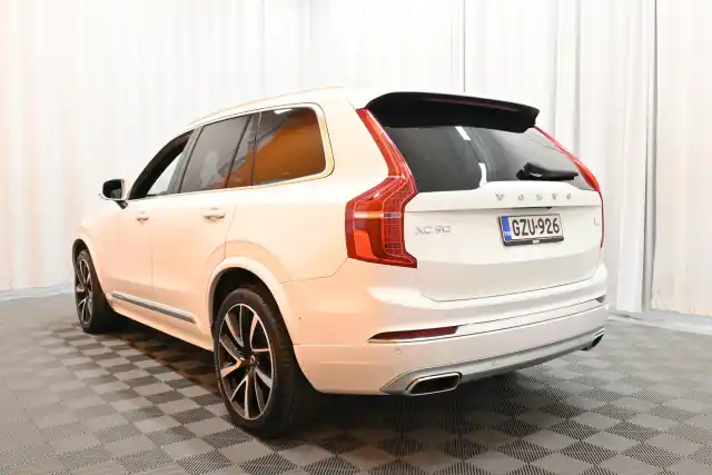 Valkoinen Maastoauto, Volvo XC90 – GZU-926