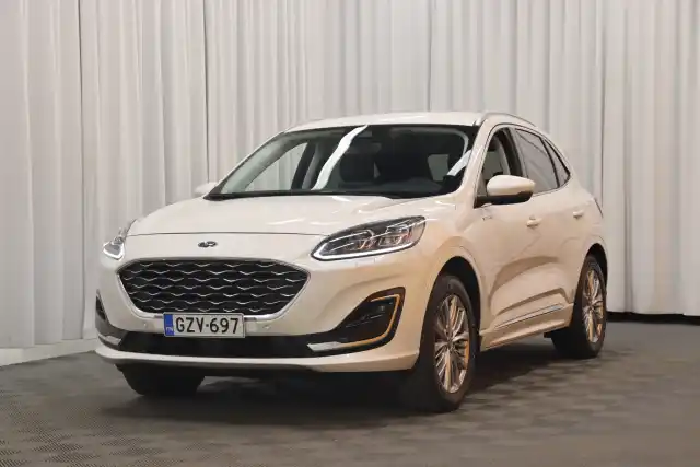 Valkoinen Maastoauto, Ford Kuga – GZV-697