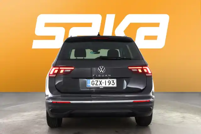 Harmaa Maastoauto, Volkswagen Tiguan – GZX-193