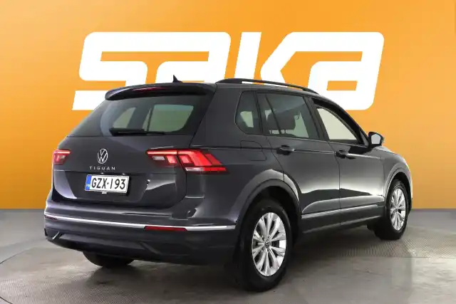 Harmaa Maastoauto, Volkswagen Tiguan – GZX-193