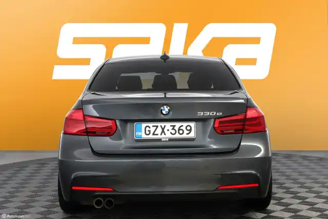  Sedan, BMW 330 – GZX-369