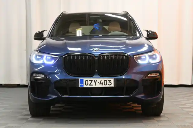 Sininen Maastoauto, BMW X5 – GZY-403