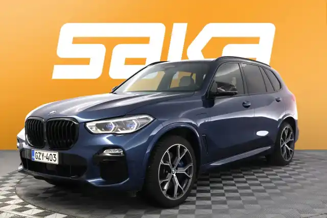 Sininen Maastoauto, BMW X5 – GZY-403