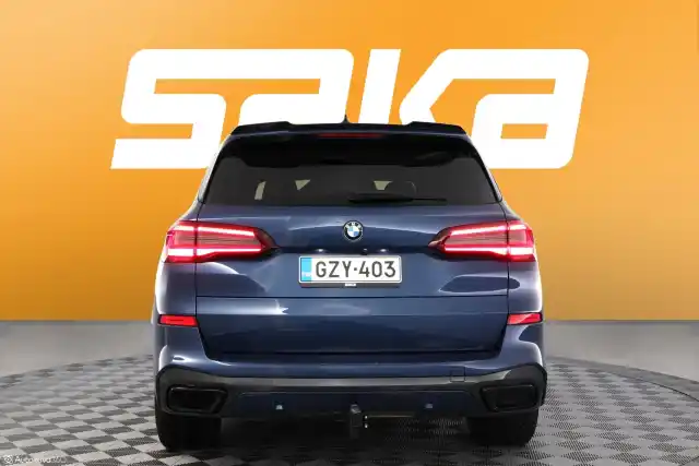 Sininen Maastoauto, BMW X5 – GZY-403