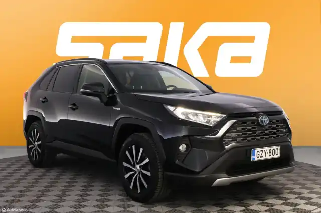 Musta Maastoauto, Toyota RAV4 – GZY-800
