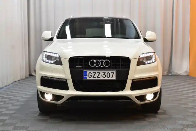 Valkoinen Farmari, Audi Q7 – GZZ-307