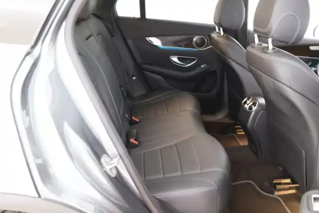 Harmaa Maastoauto, Mercedes-Benz GLC – GZZ-506