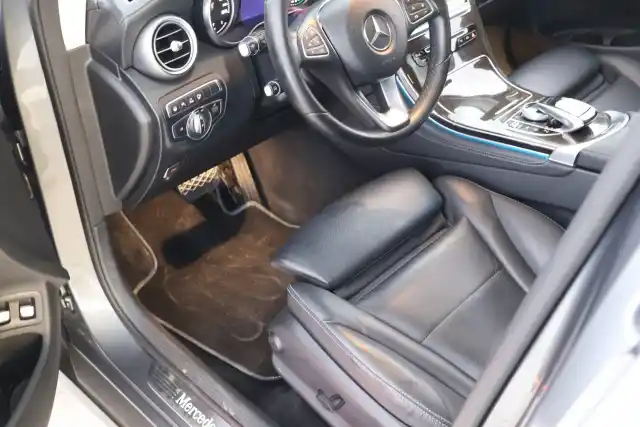 Harmaa Maastoauto, Mercedes-Benz GLC – GZZ-506