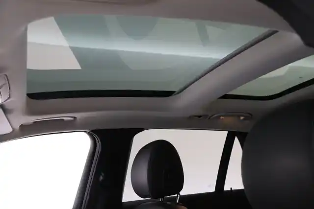 Harmaa Maastoauto, Mercedes-Benz GLC – GZZ-506